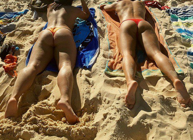Fotos amadoras de duas bundudas gostosas em nudes