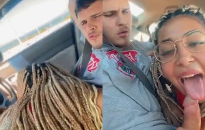 Novinho bem dotado surpreende esposa com boquete no carro